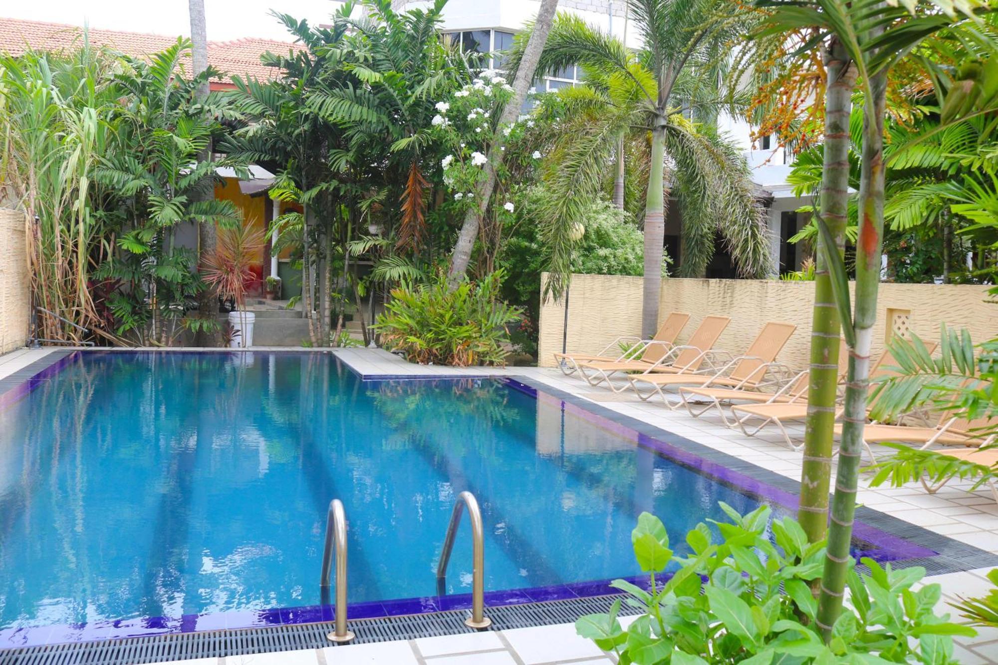 Maple Leaf Hotel Negombo Exterior foto